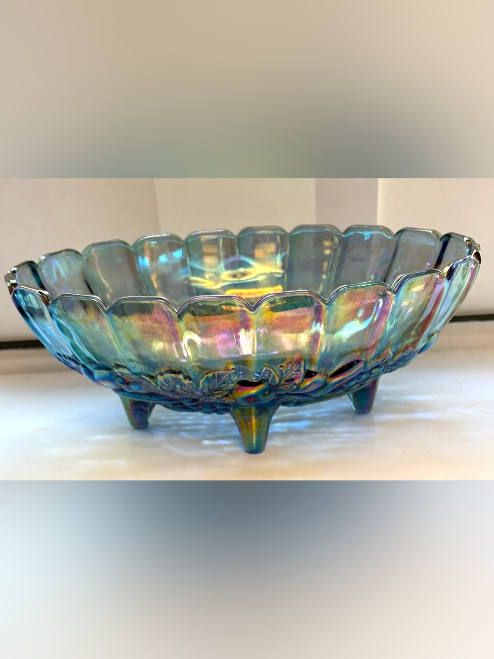 VINTAGE BLUE INDIANA GLASS HARVEST GRAPE PATTERN FOOTED CARNIVAL GLASS DISH
